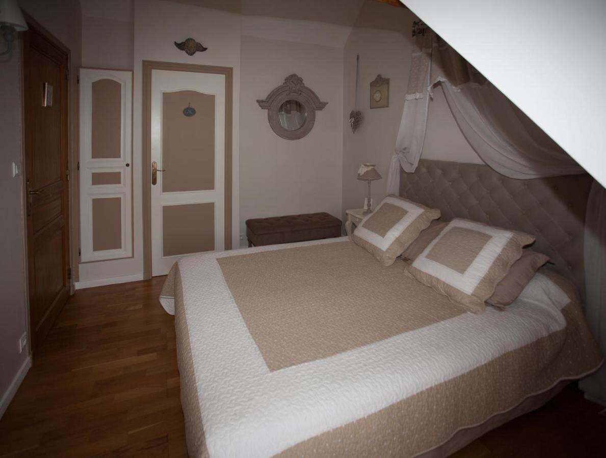 Bed and Breakfast Les Jarrieres Dame-Marie-les-Bois Esterno foto