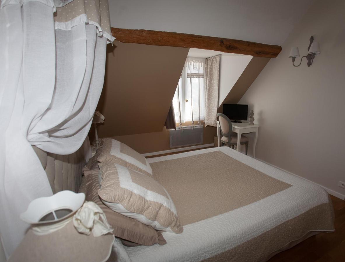 Bed and Breakfast Les Jarrieres Dame-Marie-les-Bois Esterno foto