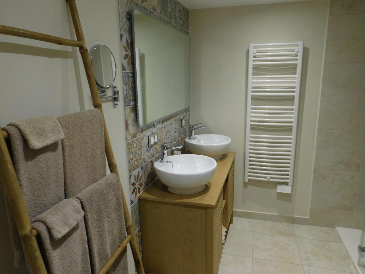 Bed and Breakfast Les Jarrieres Dame-Marie-les-Bois Esterno foto