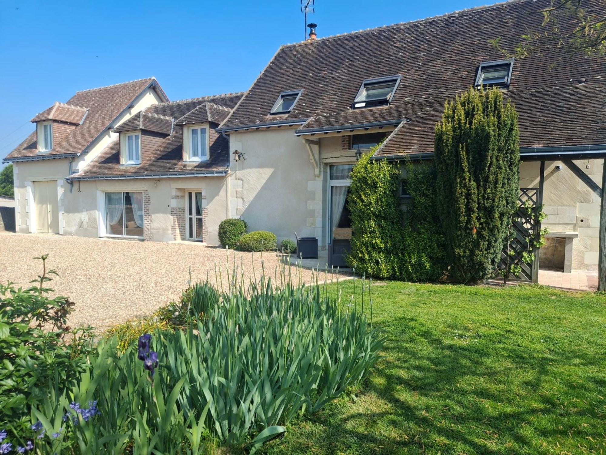 Bed and Breakfast Les Jarrieres Dame-Marie-les-Bois Esterno foto